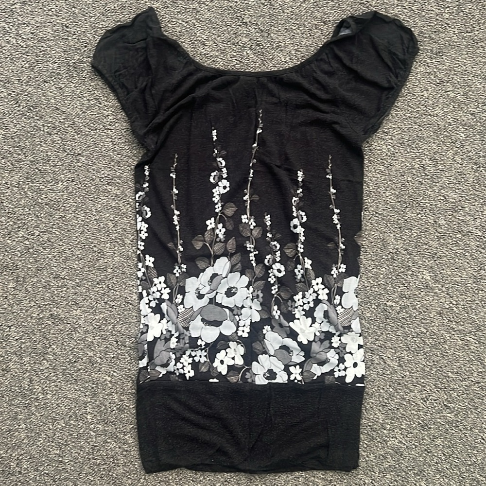 Shirt - Picture 3 of 4